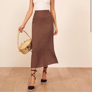 Reformation bea skirt in cappuccino polka dot